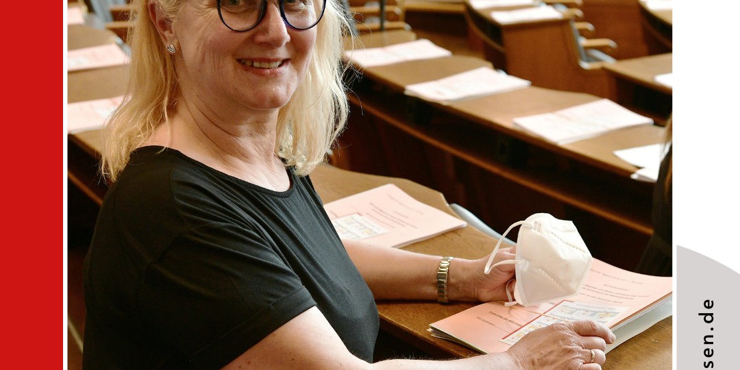 Sabine Jansen ohne Maske im Plenarsaal Bürgerschaft im Plenarsaal